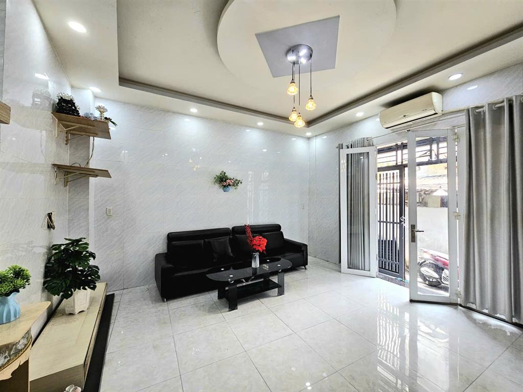 Nhà rộng khó tìm ngang 5.15 Bùi Minh Trực P6Q8 (full nội thất)