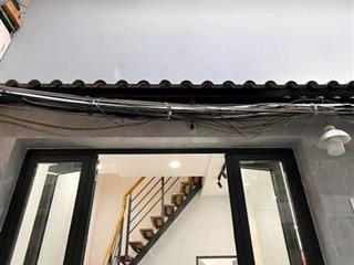 Nhà cách chỗ đậu oto vài bước chân Hưng Phú P10Q8