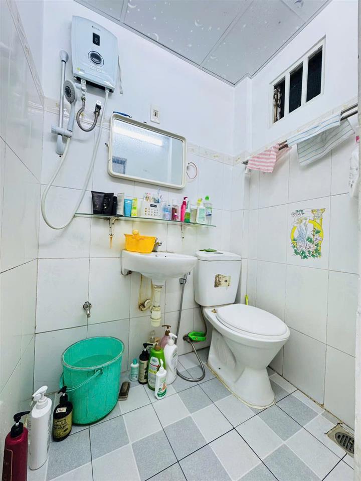Nhà hẻm 8m nở hậu 1 lầu Âu Dương Lân P3Q8, Giá : 6.68 Tỷ (TL)
