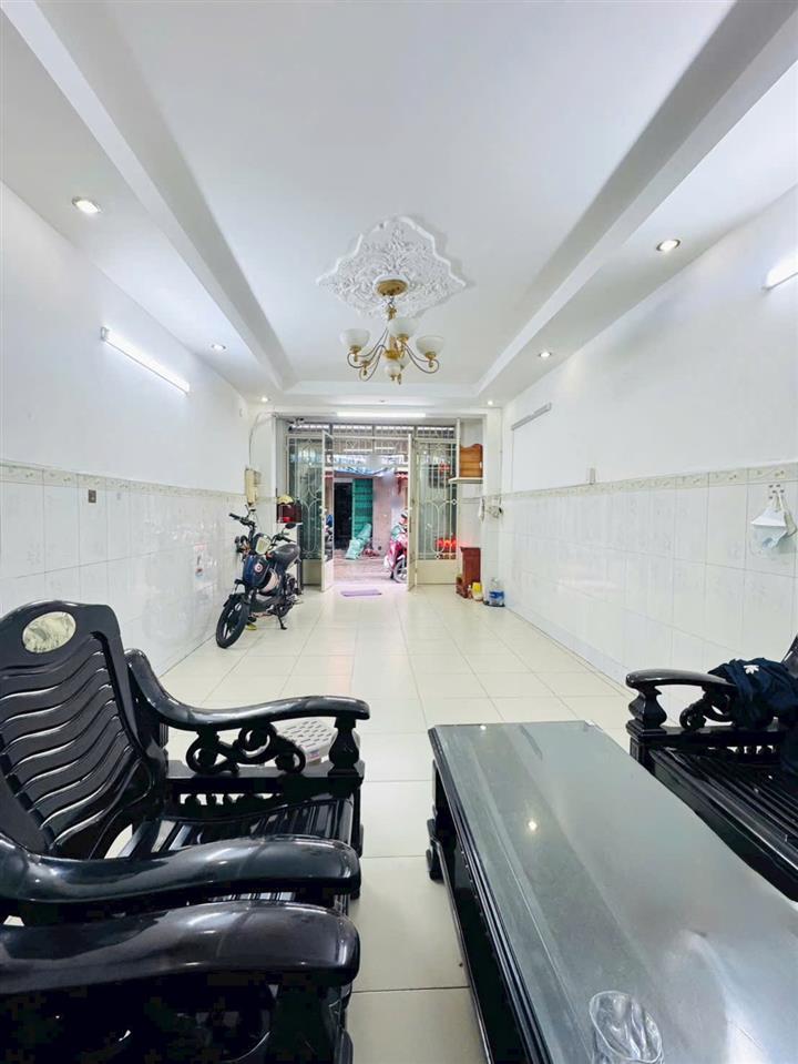 Nhà hẻm 8m nở hậu 1 lầu Âu Dương Lân P3Q8, Giá : 6.68 Tỷ (TL)