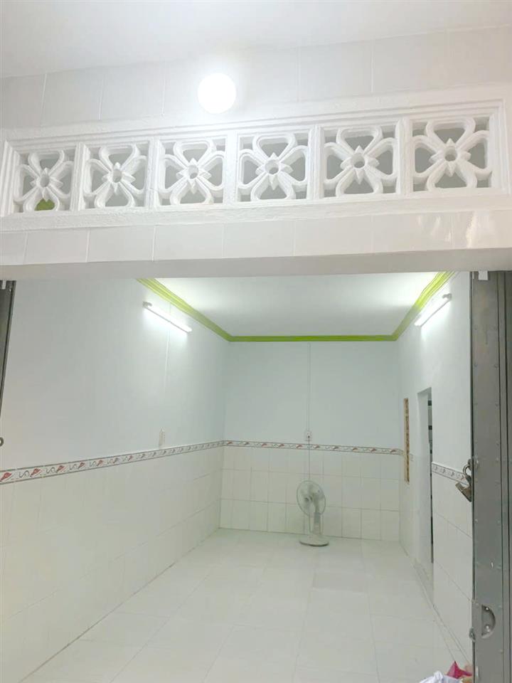 Nhà hẻm nở hậu Tùng Thiện Vương P13Q8 P.Phú Định