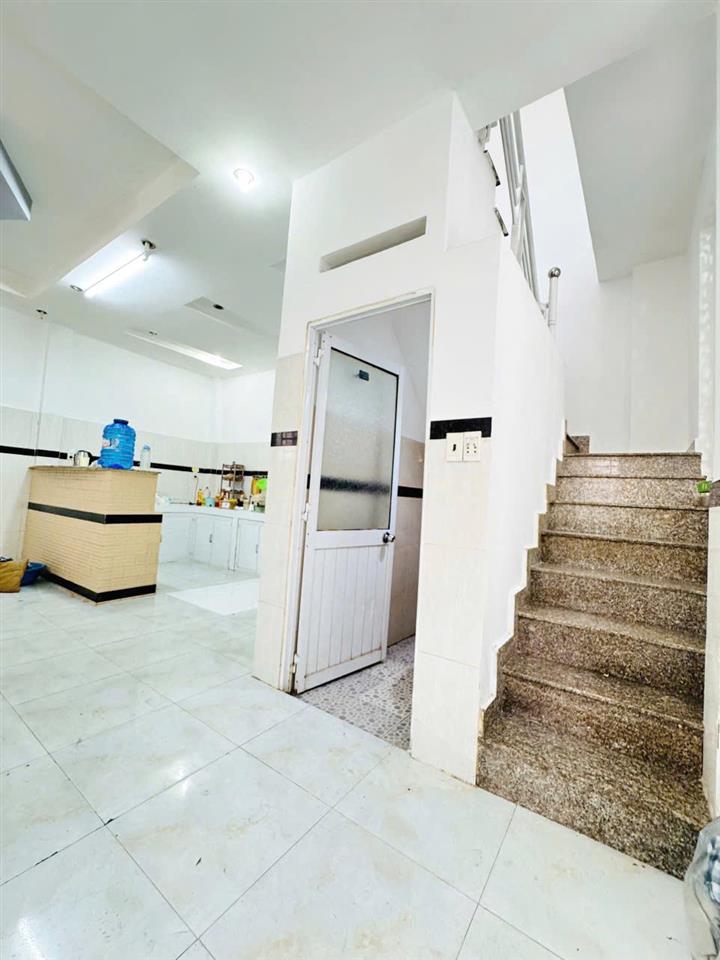 Nhà 1 lầu đúc hẻm 3m thẳng tới nhà Bùi Minh Trực P6Q8 (P.Bình Đông)