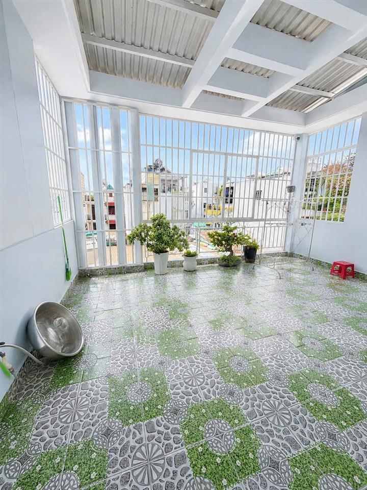 Nhà ngang khủng cách MT Phạm Thế Hiển 50m P4Q8 P.Chánh Hưng