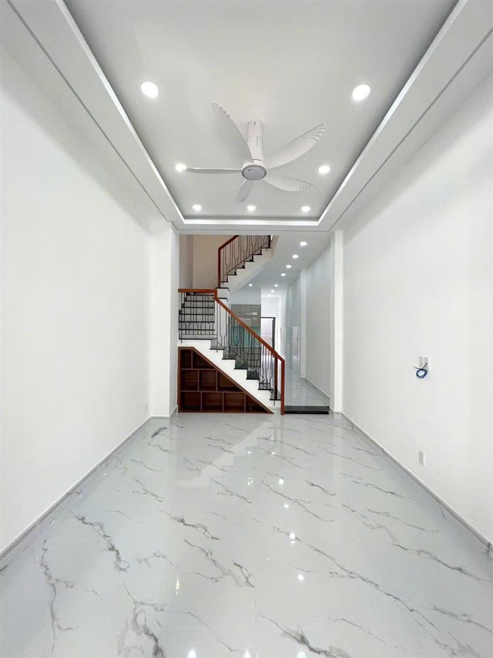 Nhà mới hẻm thẳng 5m 65m2 nở hậu Dương Bá Trạc P1Q8 P.Chánh Hưng