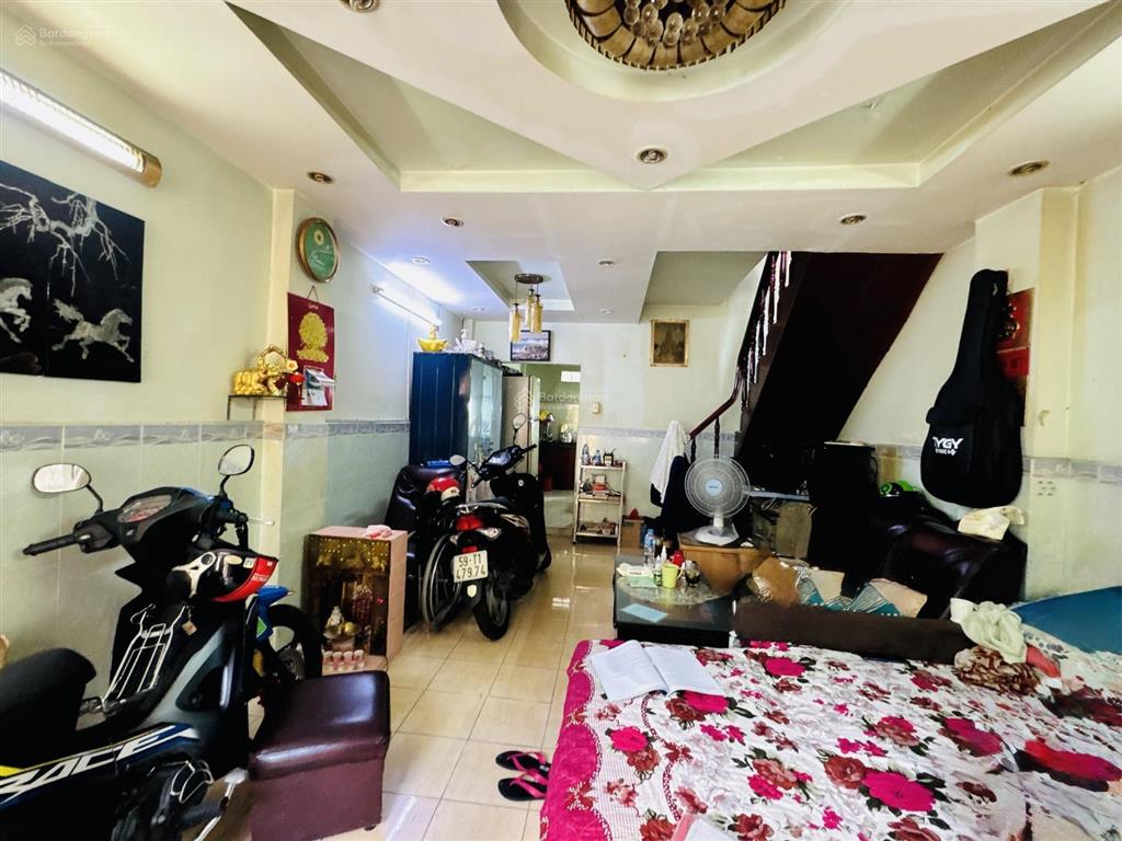 Bán nhà 2 tầng hẻm ô tô hai bà trưng tân định quận 1, 41m² sổ hồng, giá chỉ 9 tỷ 990,  0902 314 ***