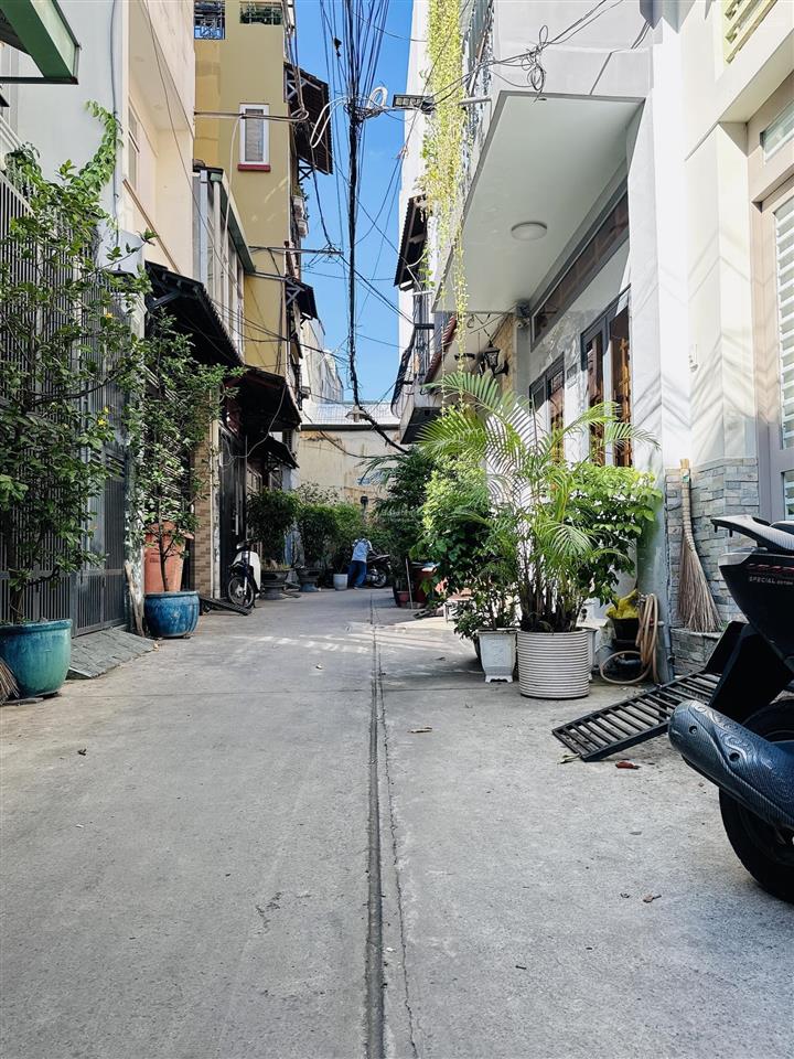 Bán nhà 2 tầng hẻm ô tô hai bà trưng tân định quận 1, 41m² sổ hồng, giá chỉ 9 tỷ 990,  0902 314 ***