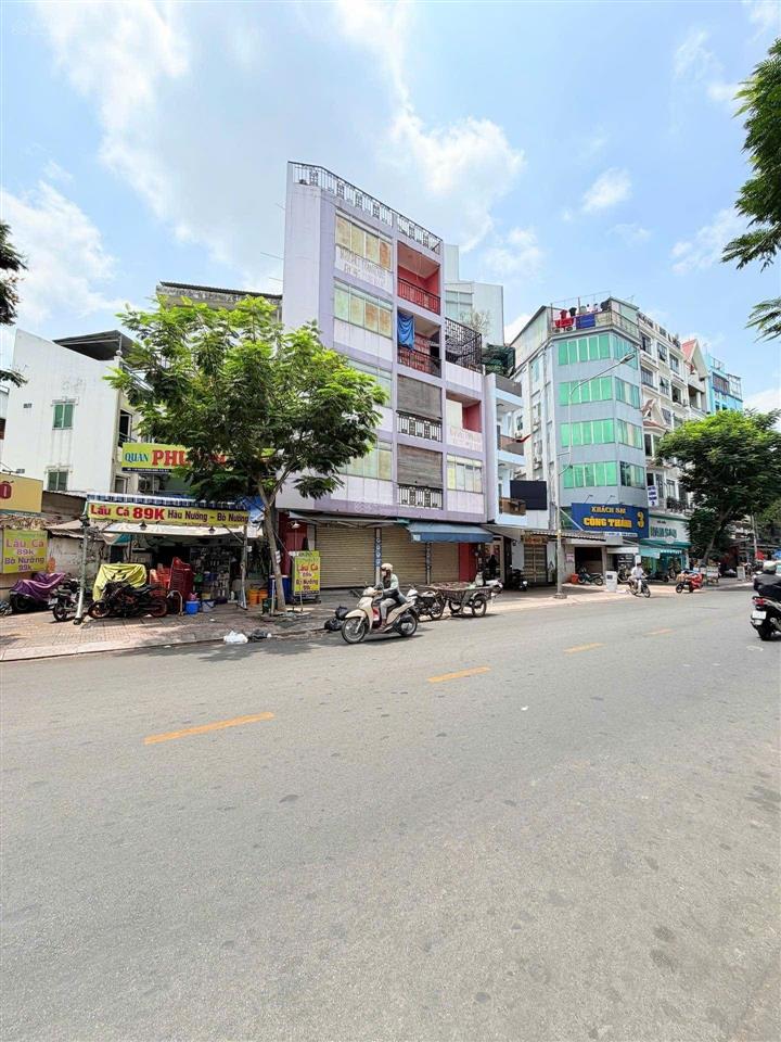 Nhà mới vào ở ngay  52m2  ngang chuẩn 4m  hoàn công  hxh lý thuyết  sát mặt tiền  chỉ 7.8 tỷ.