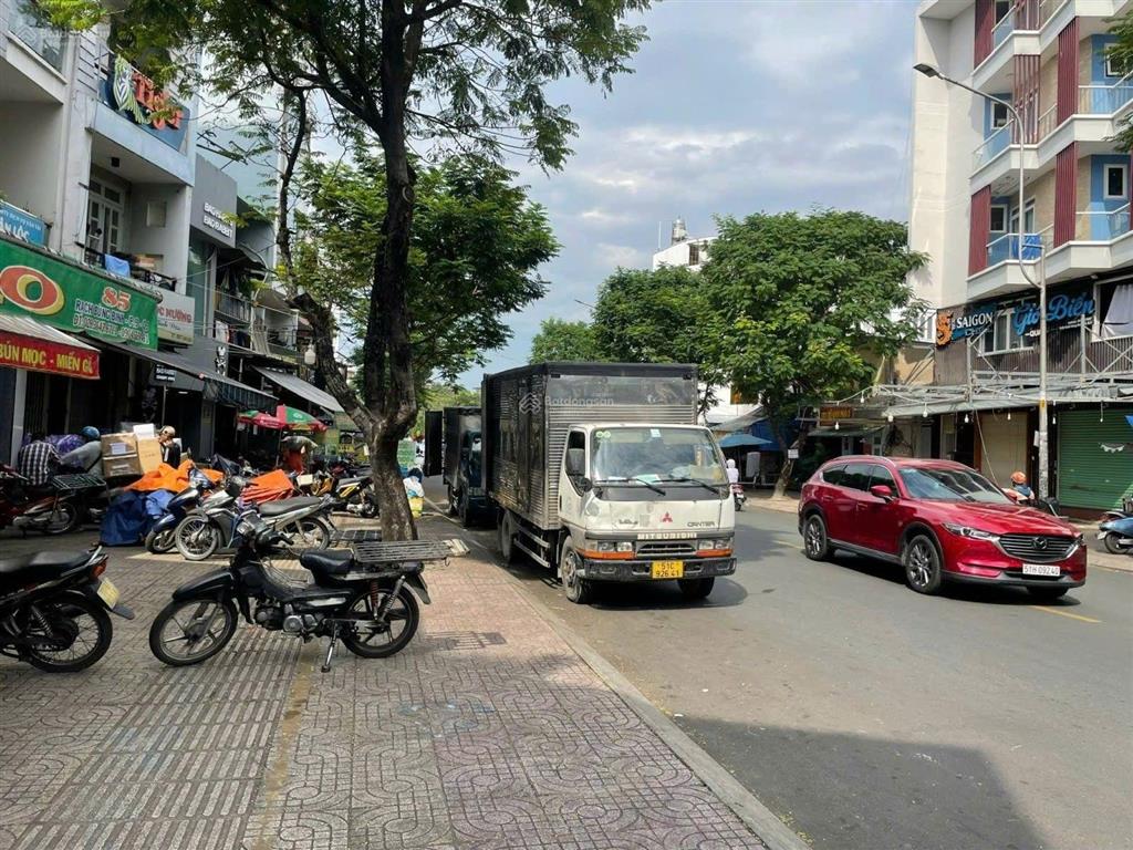 Rạch bùng binh  quận 3  51m²  3 tầng  sát mặt tiền  chỉ 8.8 tỷ.