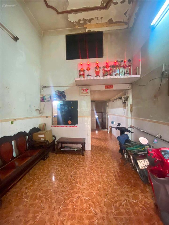 Ngộp bank  p1  quận 10  hxh thông  3 tầng  59m2  ngang 4.4m  chỉ 6.6 tỷ