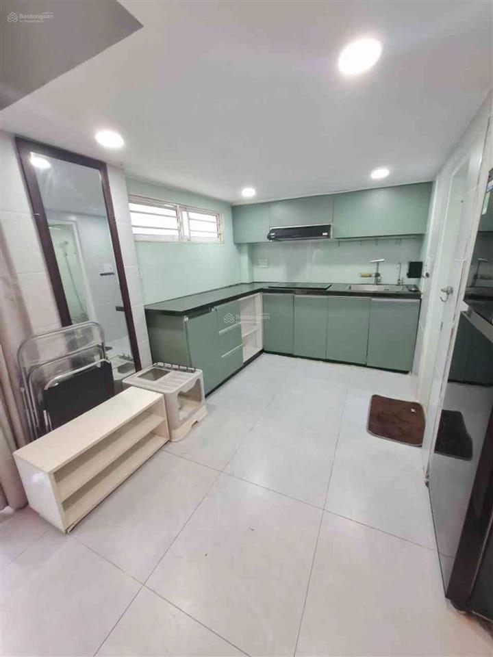 Nhà mới vào ở ngay  3 tầng xây kiên cố  ngang 5m  cách mạng tháng 8  quận 10  nhỉnh 4 tỷ.
