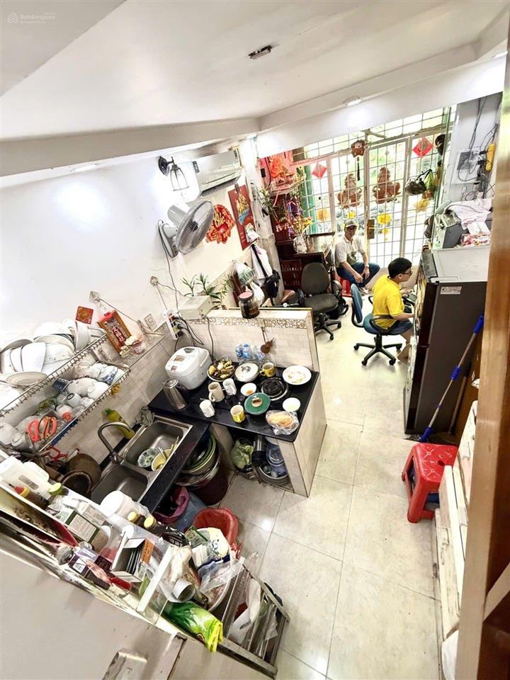 Mặt tiền quận 10  khu kinh doanh sầm uất  gần cầu vượt nguyễn tri phương  chỉ 4. x tỷ