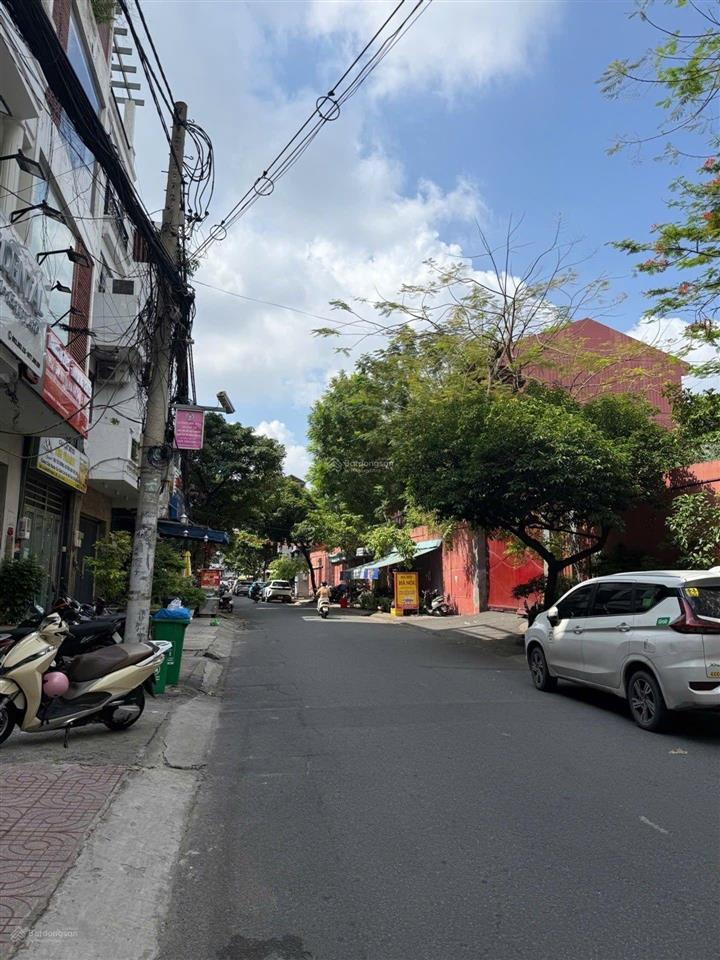 Mặt tiền quận 10  khu kinh doanh sầm uất  gần cầu vượt nguyễn tri phương  chỉ 4. x tỷ