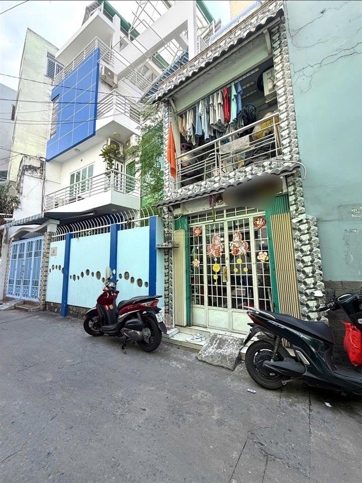 Mặt tiền quận 10  khu kinh doanh sầm uất  gần cầu vượt nguyễn tri phương  chỉ 4. x tỷ