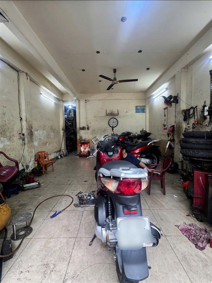 Nhà chính chủ lâu đời sát mặt tiền nguyễn trãi 49m2  ngang 4.7m  nở hậu  sẵn dòng tiền  9 tỷ
