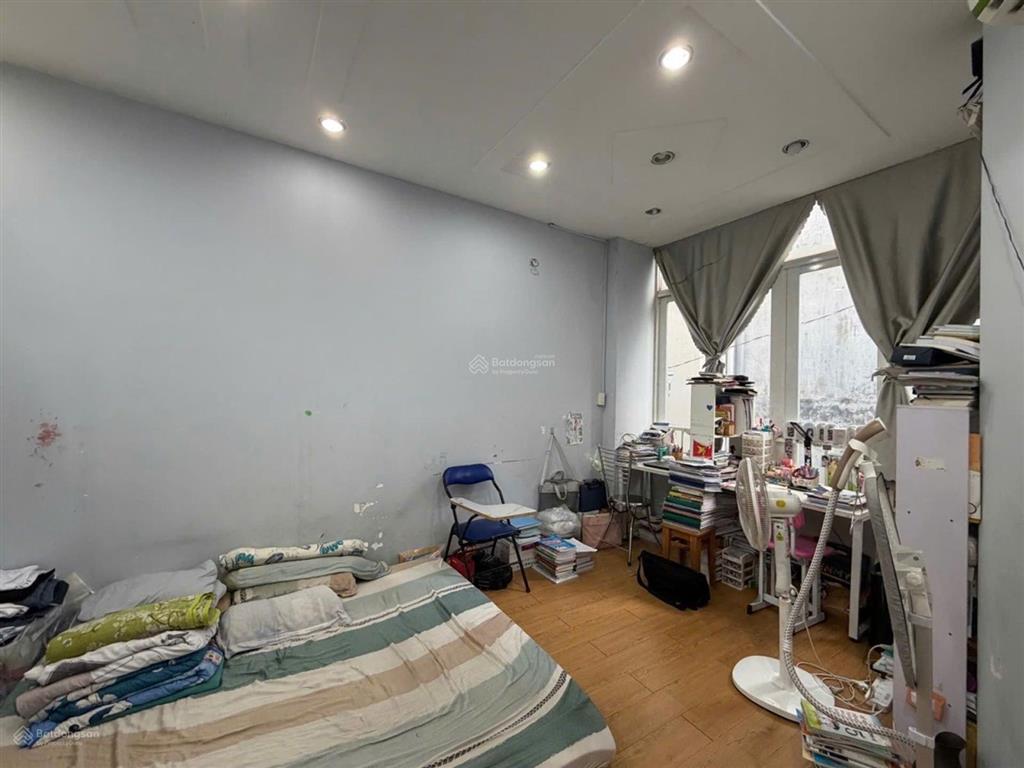Chỉ 4.** tỷ sở hữu nhà 3 tầng  3pn  ngang 5m  trần phú  quận 5