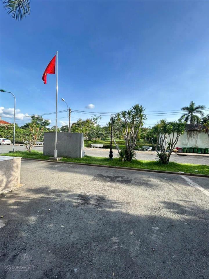 2,58 tỷ cc d1 kdc phú lợi p7 q8, 2pn 71m2 sổ sẵn cc liền, tặng nội thất