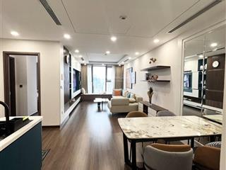 Gia đình cần bán căn hộ chung cư diamond flower tower, 11 tỷ vnd, 116m2, 3 ngủ đủ đồ, view đẹp