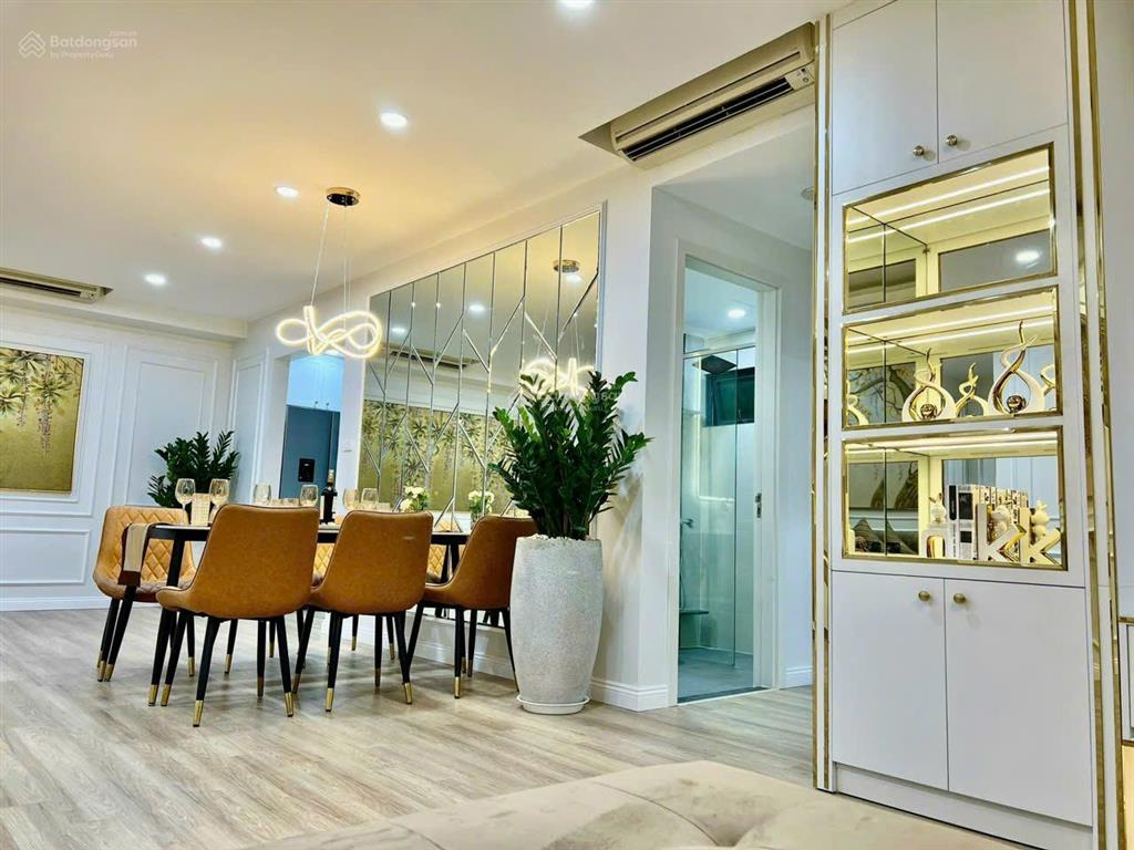 Bán gấp căn hộ chung cư tại sky central, 5,8 tỷ, 68,5 m2, 2pn, 2wc