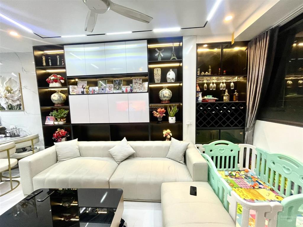 Bán cc 68m2 tại cầu giấy center point, giá cực chất 6,5 tỷ vnd