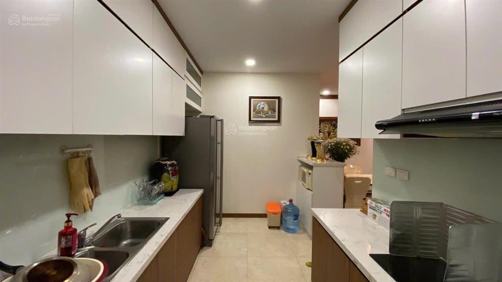 Chính chủ cần bán căn hộ goldsilk complex, 8,3 tỷ, 122m2, 3pn, 2wc, đầy đủ nội thất cao cấp giá tốt