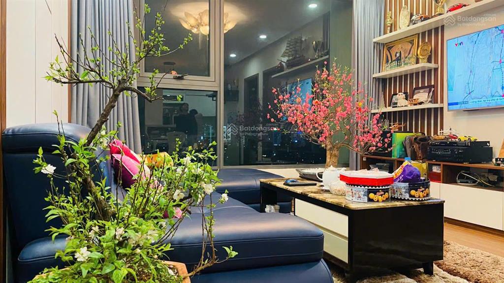 Chính chủ cần bán căn hộ goldsilk complex, 8,3 tỷ, 122m2, 3pn, 2wc, đầy đủ nội thất cao cấp giá tốt