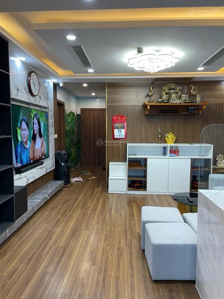 Gia đình cần bán căn hộ golden park tower 96m2 3n2w giá 10 tỷ, full nội thất, sẵn sổ. bc đông nam