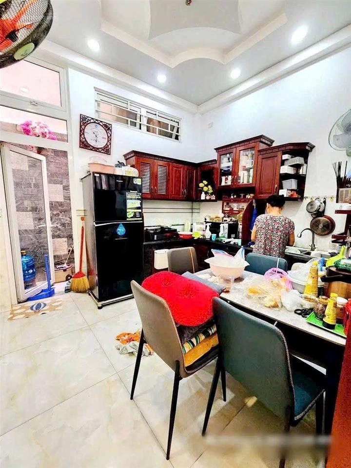 Nhà đẹp 3 tầng, hẻm rộng đường tám danh p4 q8