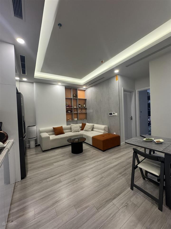 9 tỷ chính chủ bán căn 2 ngủ brg 25 lê văn lương full đồ xịn.có sổ, slot oto , bc đông nam