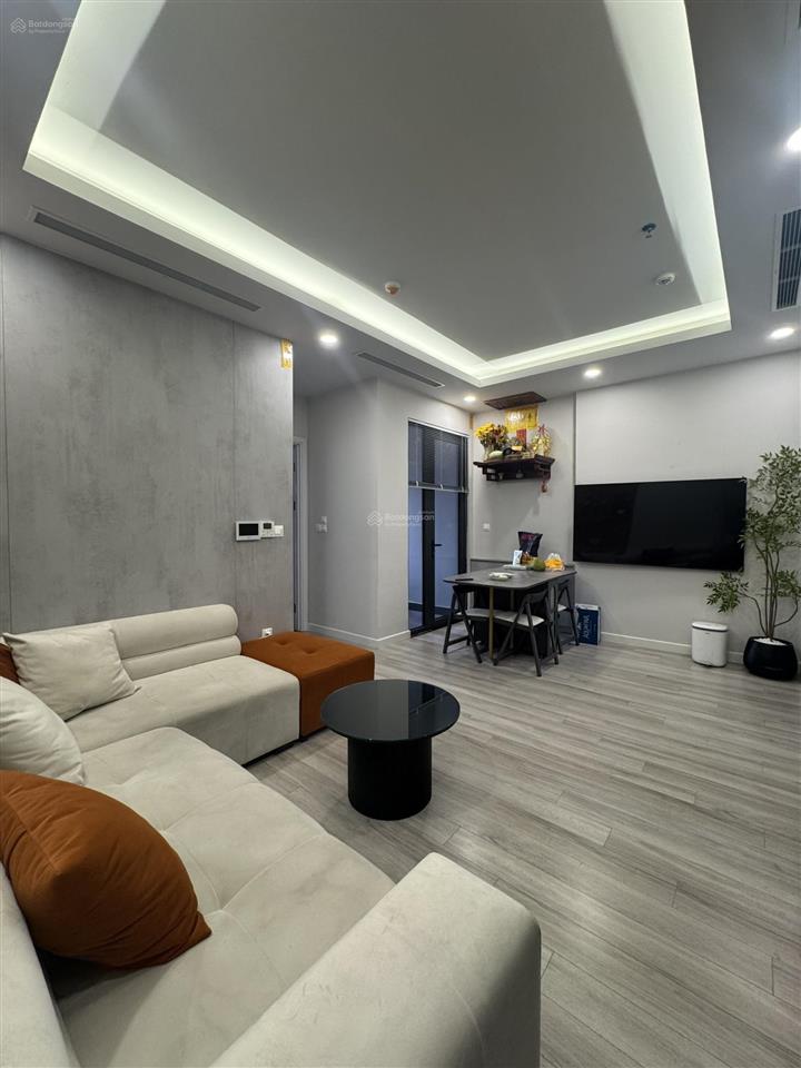 9 tỷ chính chủ bán căn 2 ngủ brg 25 lê văn lương full đồ xịn.có sổ, slot oto , bc đông nam