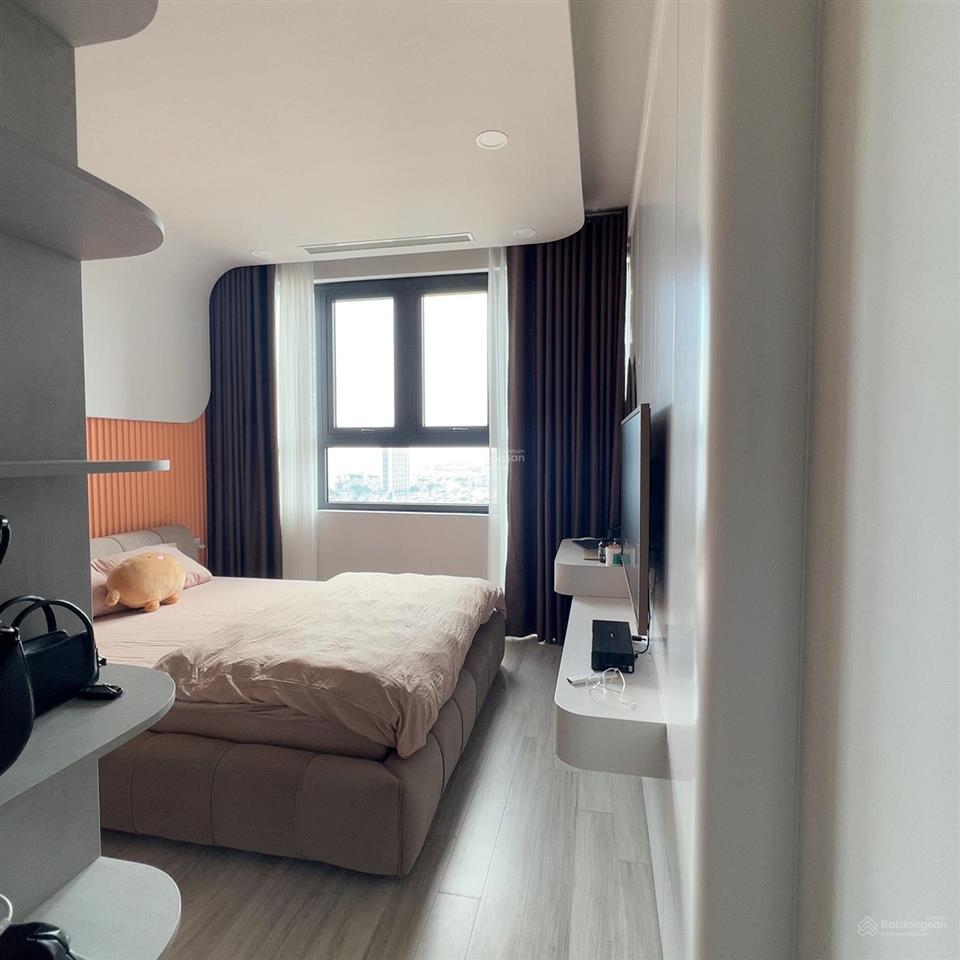 9 tỷ chính chủ bán căn 2 ngủ brg 25 lê văn lương full đồ xịn.có sổ, slot oto , bc đông nam