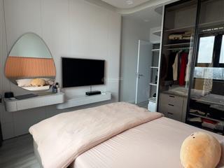 Chính chủ bán căn 2 ngủ tòa brg 25 lê văn lương full đồ xịn. có sổ, slot oto , bc đông nam