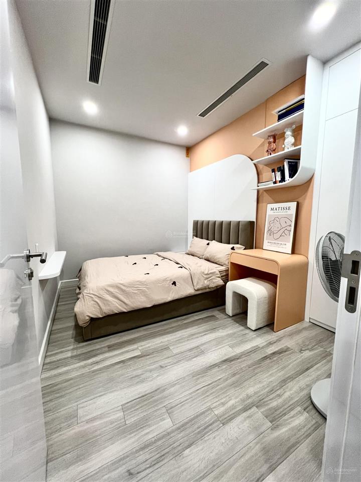 9 tỷ chính chủ bán căn 2 ngủ brg 25 lê văn lương full đồ xịn.có sổ, slot oto , bc đông nam