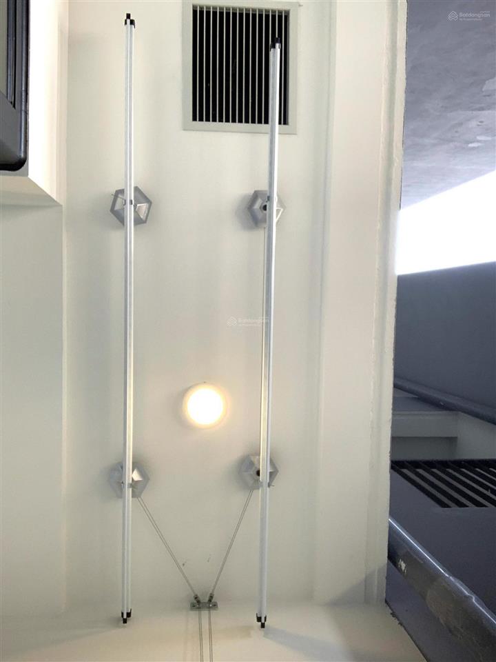 14,6 tỷ chính chủ bán căn 3 ngủ 107m2 tòa brg 25 lê văn lương.full đồ. bc đông nam.slot oto