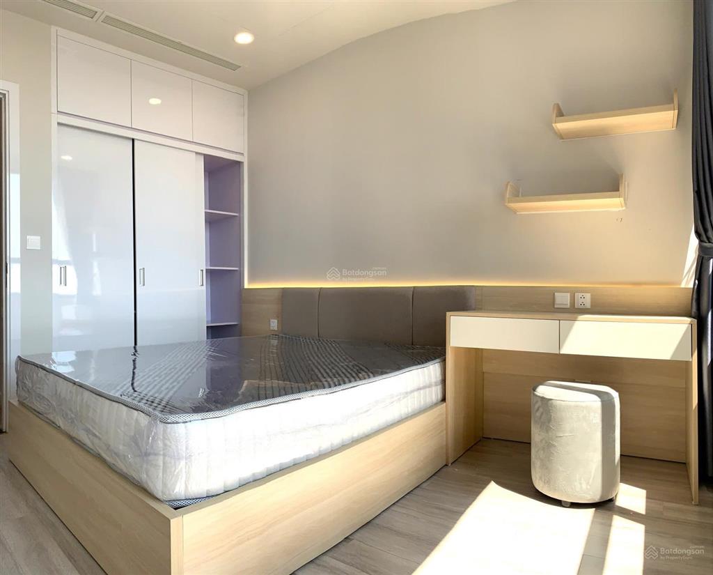 14,6 tỷ chính chủ bán căn 3 ngủ 107m2 tòa brg 25 lê văn lương.full đồ. bc đông nam.slot oto