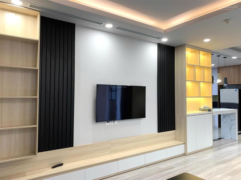 14,6 tỷ chính chủ bán căn 3 ngủ 107m2 tòa brg 25 lê văn lương.full đồ. bc đông nam.slot oto