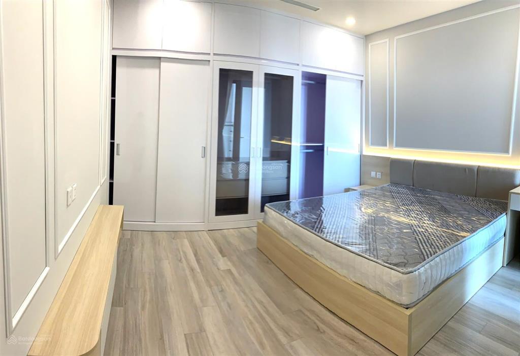 14,6 tỷ chính chủ bán căn 3 ngủ 107m2 tòa brg 25 lê văn lương.full đồ. bc đông nam.slot oto