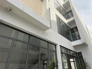 Chính chủ tôi bán căn bt sollake villas nam cường 162m2 sẵn sổ view công viên cây đàn.