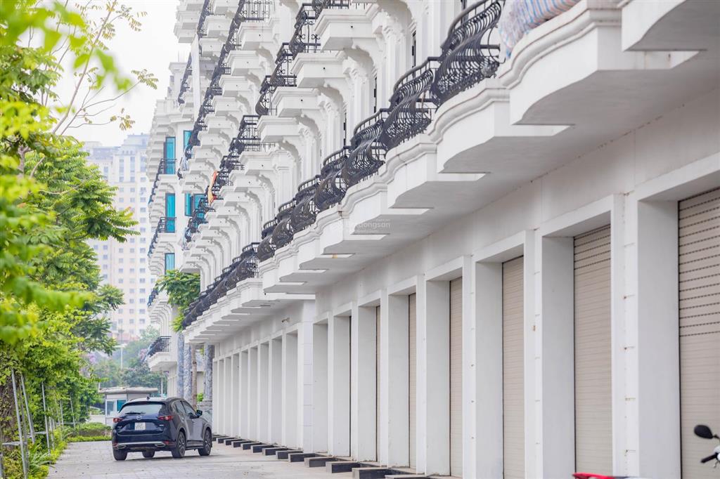 22 tỷ thu chính chủ tôi có việc bán căn lk lô góc 94.5m2, mặt tiền 9,6m kiến hưng luxury