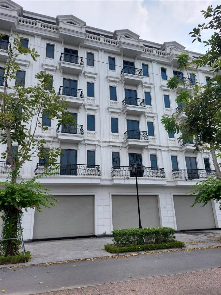 22 tỷ thu chính chủ tôi có việc bán căn lk lô góc 94.5m2, mặt tiền 9,6m kiến hưng luxury