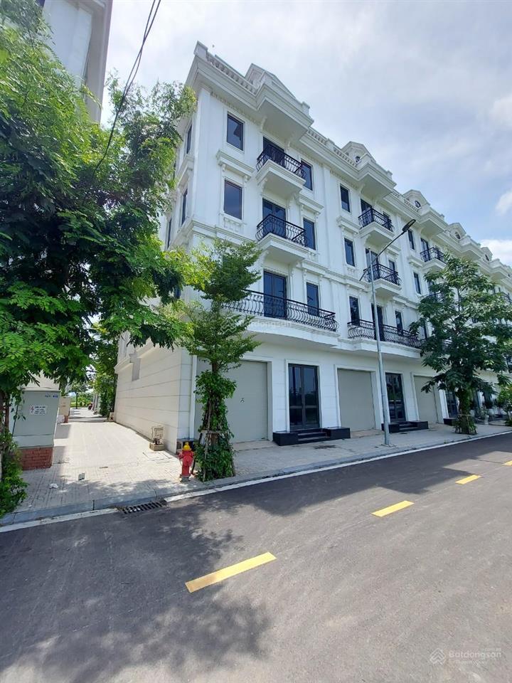 22 tỷ thu chính chủ tôi có việc bán căn lk lô góc 94.5m2, mặt tiền 9,6m kiến hưng luxury