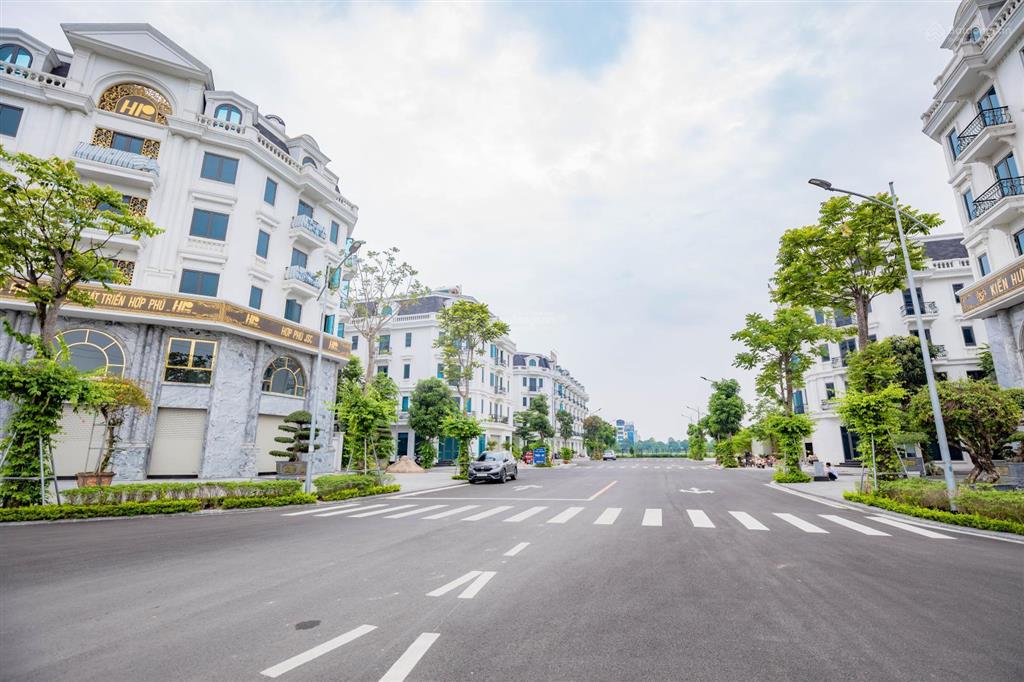 22 tỷ thu chính chủ tôi có việc bán căn lk lô góc 94.5m2, mặt tiền 9,6m kiến hưng luxury