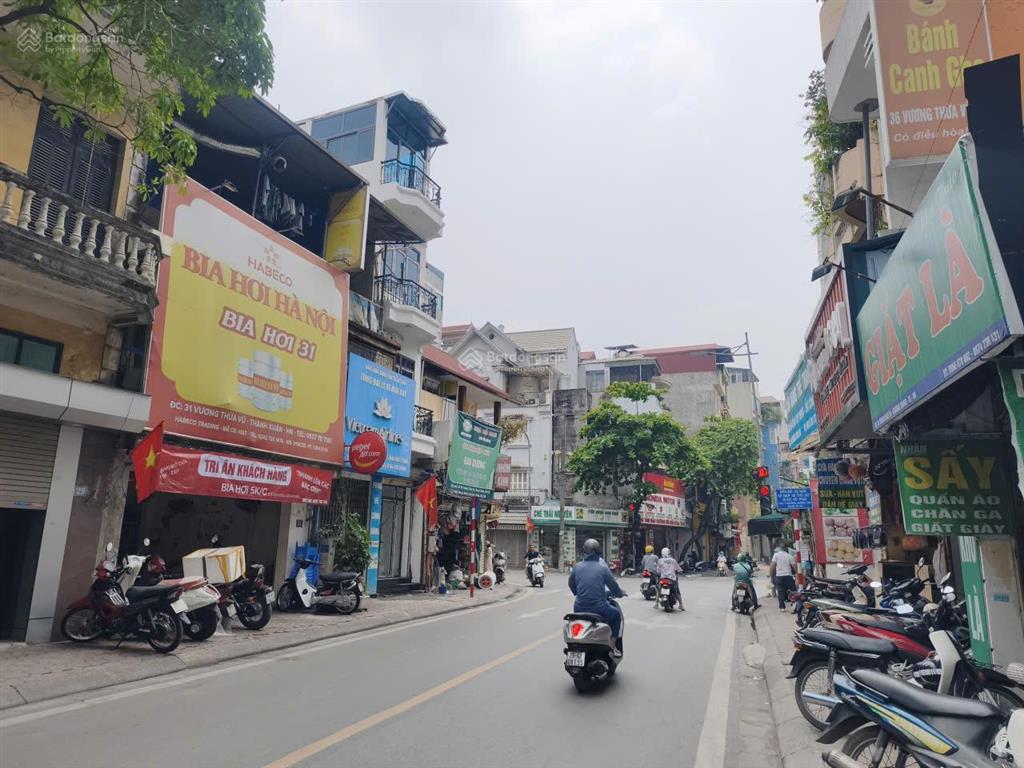 Chính chủ bán nhà . s 61,7m2 mặt phố vương thừa vũ giao với phố trường chinh, đường 20m