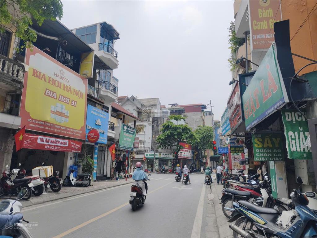 Tôi chính chủ bán nhà . s 61,7m2 mặt phố vương thừa vũ giao với phố trường chinh hn