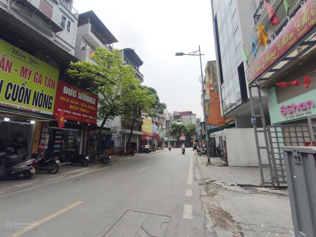 Tôi chính chủ bán nhà . s 61,7m2 mặt phố vương thừa vũ giao với phố trường chinh hn