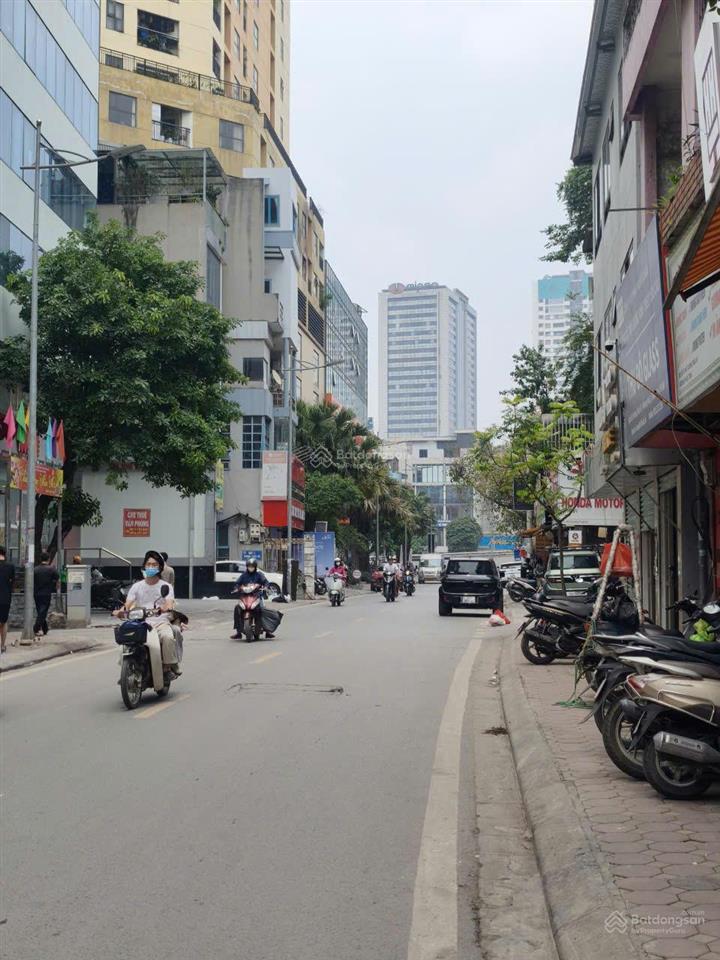 Tôi chính chủ bán nhà . s 61,7m2 mặt phố vương thừa vũ giao với phố trường chinh hn