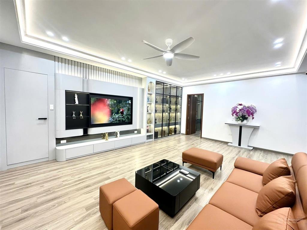 Bán gấp 10,5 tỷ | căn góc 119m 3pn full nội thất tòa 17t1 trung hòa nhân chính view biệt thự đẹp