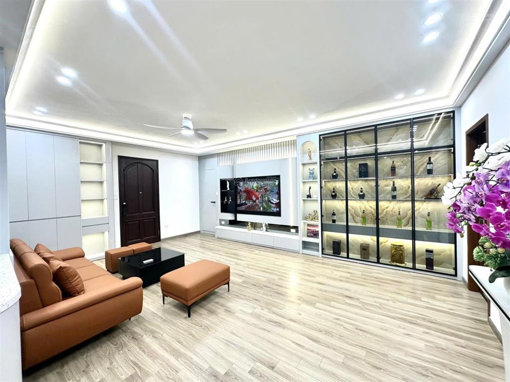 Bán gấp 10,5 tỷ | căn góc 119m 3pn full nội thất tòa 17t1 trung hòa nhân chính view biệt thự đẹp