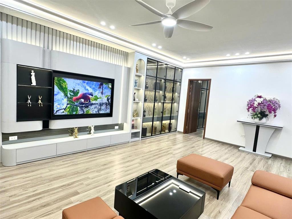 Bán gấp 10,5 tỷ | căn góc 119m 3pn full nội thất tòa 17t1 trung hòa nhân chính view biệt thự đẹp