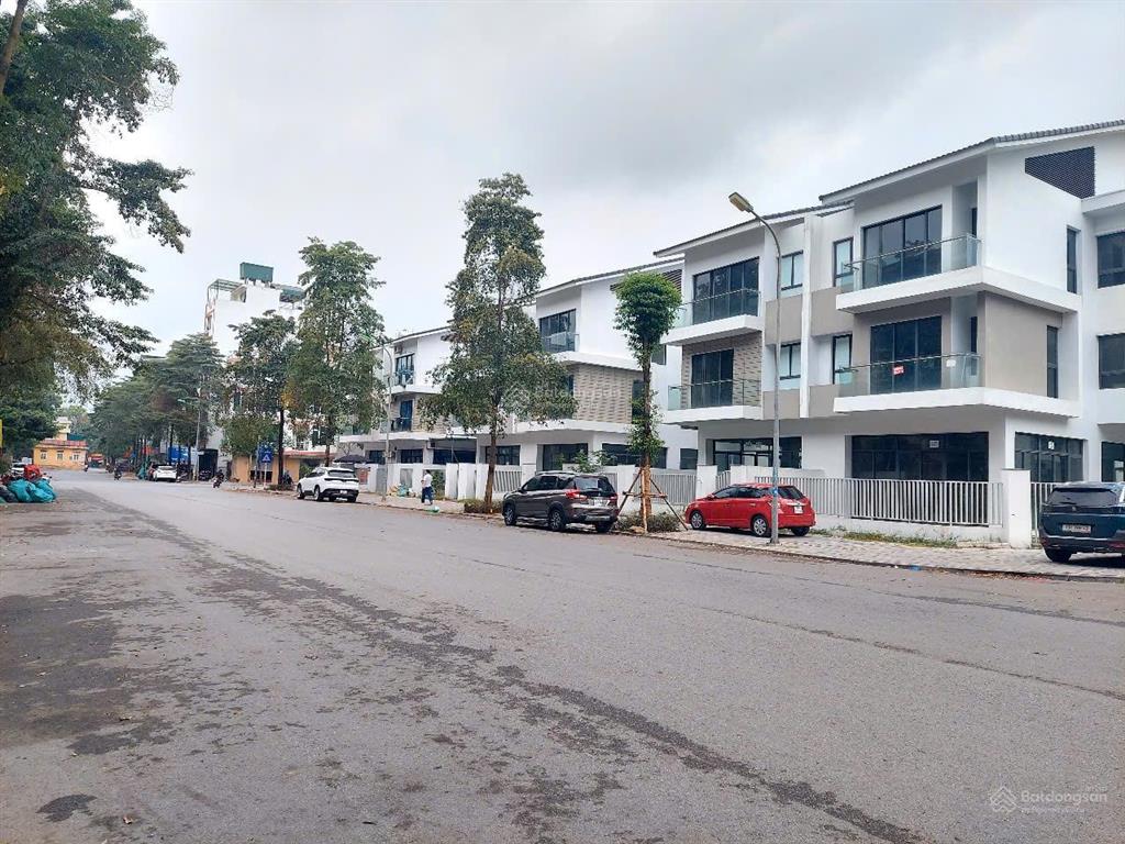 Tôi chính chủ biệt thự 250m2 sol lake villa, yên nghĩa, hà đông, sẵn sổ đỏ. đông nam, mt 10m