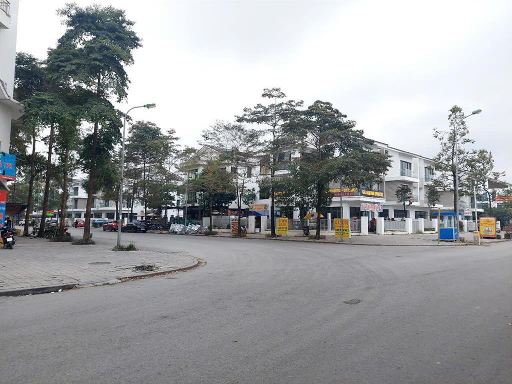 Tôi chính chủ biệt thự 250m2 sol lake villa, yên nghĩa, hà đông, sẵn sổ đỏ. đông nam, mt 10m